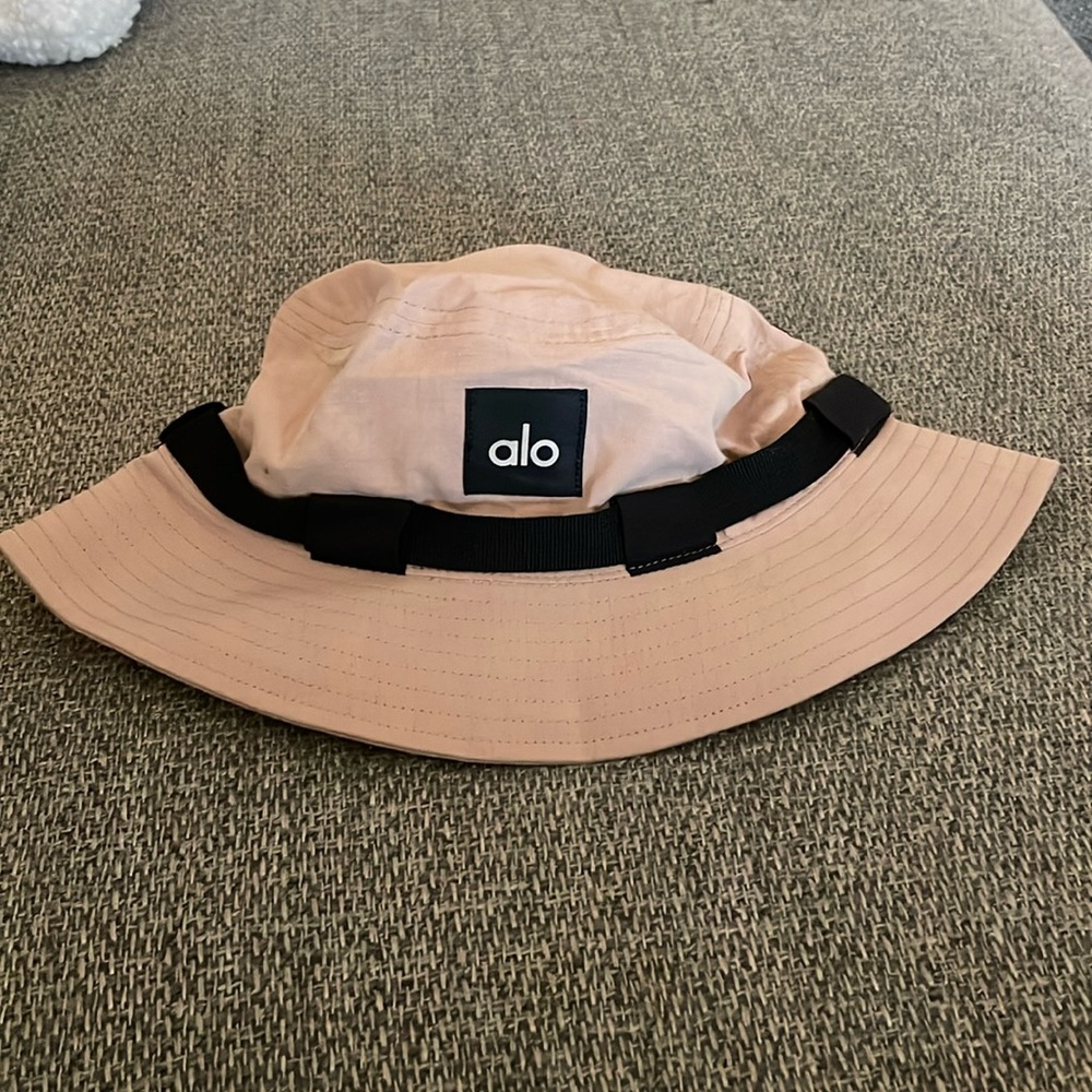 RARE - ALO BUCKET HAT